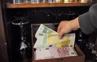 η bild ανακαλύπτει τις κρυψώνες των ελλήνων: εδώ έχουν κρύψει τις οικονομίες τους [picts]