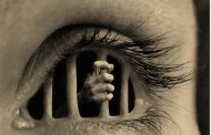 «είναι προτιμότερος ο θάνατος των θεών, των θρησκειών και των  εξουσιών από το θάνατο των ανθρώπων, του πολιτισμού και του πλανήτη»