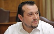 συνεχίζονται οι επαφές του ν. παππά με φορείς για τις τηλεοπτικές άδειες