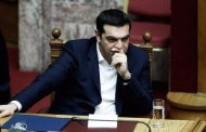 η κοινωνική αναμέτρηση τρέφει πολιτικά σενάρια