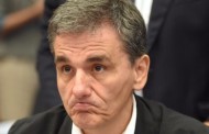 με τη φορολογία φυσικών προσώπων θα προσπαθήσουν να κλείσουν τις τρύπες στο ασφαλιστικό