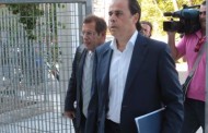 εισαγγελέας καλεί παπασταύρου ως ύποπτο για κακούργημα
