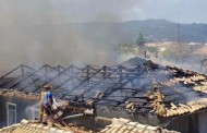 εικόνες καταστροφής στην παλιά πόλη της λευκάδας - κάηκαν σπίτια (picts, vids)