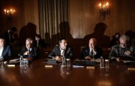 πώς αναπτύσσεται ο «ανένδοτος αγώνας» του παλιού συστήματος «για να φύγει ο τσίπρας»