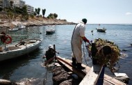 βελτιωμένη η εικόνα στον σαρωνικό – συνεχίζεται η απάντληση