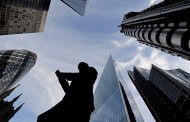 οι δημοκρατίες βάλλονται από αυτούς που συντηρούν