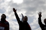 ένα απειλητικό υβρίδιο δείχνει τα δόντια του
