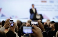 και προοδευτικό, και ευρύ αντιφασιστικό μέτωπο