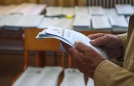 oι ψηφίζοντες και οι απέχοντες
