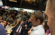 δδμανιάς: πολύ κόσμος στην ρήγα φεραίου για την ομιλία κασσελάκη