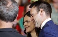 ασπίδα προστασίας από κασσελάκη σε αχτσιόγλου: κίνηση που δείχνει ηγέτη και όχι αντίπαλο