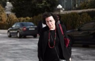 βολές βαλαβάνη στη λαε: υιοθετούμε «από το παράθυρο» θέσεις του κκε και της ανταρσυα