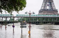 φονικές πλημμύρες στη γαλλία: εξετάζουν μερική εκκένωση του παρισιού (3 vids)