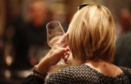 ένας στους δέκα έλληνες έχει πρόβλημα αλκοολισμού