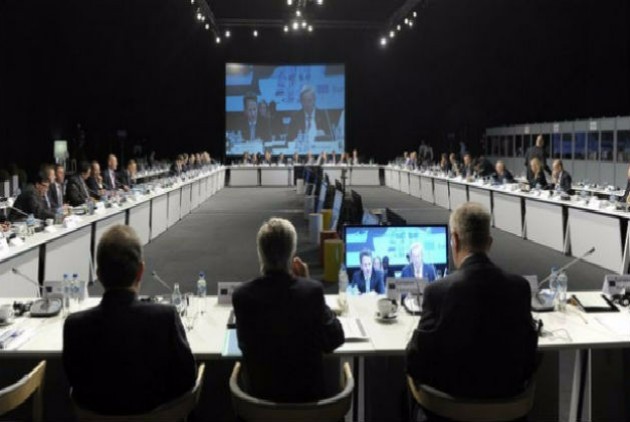 πυρετώδεις διαβουλεύσεις κυβέρνησης – δανειστών έως το eurogroup