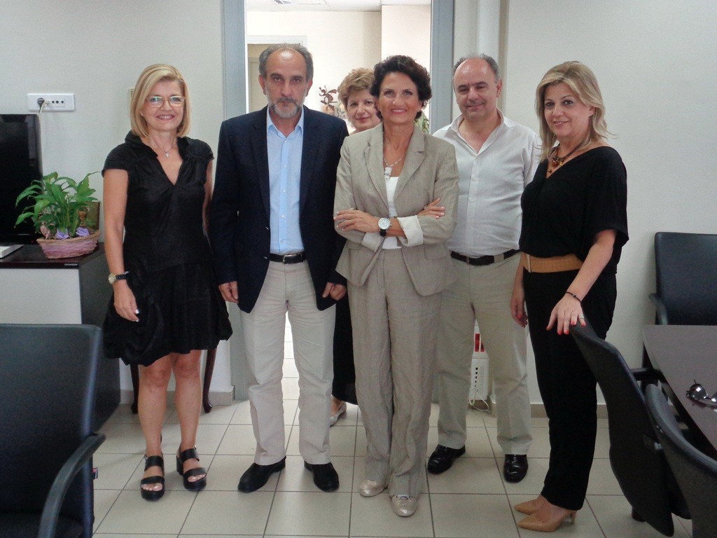 2015.09.06 @ Επίσκεψη της Υπουργού Τουρισμού, Άλκηστις Πρωτοψάλτη, στα γραφεία της Περιφέρειας Δυτικής Ελλάδας, όπου είχε συνάντηση εργασίας για θέματα τουρισμού και πολιτισμού με τον Περιφερειάρχη Δυτικής Ελλάδας, Απόστολο Κατσιφάρα, τον Αντιπεριφερειάρχη Περιφερειακής Ανάπτυξης και Επιχειρηματικότητας, Γιώργο Αγγελόπουλο, την Εκτελεστική Γραμματέα ΠΔΕ, Διονυσία Μαράτου, και την Προϊσταμένη της Ενδιάμεσης Διαχειριστικής Αρχής, Άλκηστις Σταθοπούλου.