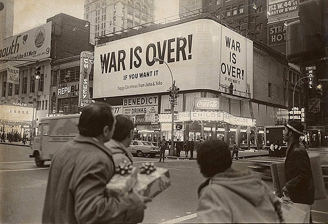 “happy xmas (war Is over)” (music vid) “happy xmas (war Is over)” (music vid)