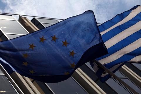Ç óçìáßá ôçò ÅõñùðáúêÞò ¸íùóçò ôçí ÔåôÜñôç 3 Éïõíßïõ 2015. (EUROKINISSI/ÃÉÁÍÍÇÓ ÐÁÍÁÃÏÐÏÕËÏÓ)