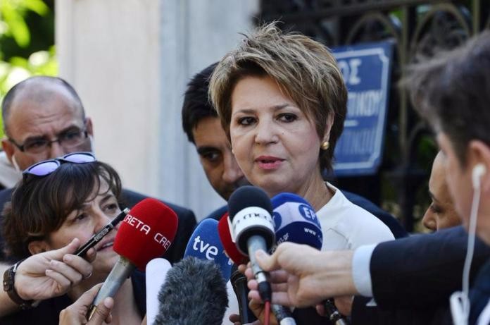 σήκωσε το γάντι η κυβέρνηση: απαγορεύει συμμετοχή πολιτικών σε όλες τις εταιρίες εκτός ελλάδας σήκωσε το γάντι η κυβέρνηση: απαγορεύει συμμετοχή πολιτικών σε όλες τις εταιρίες εκτός ελλάδας