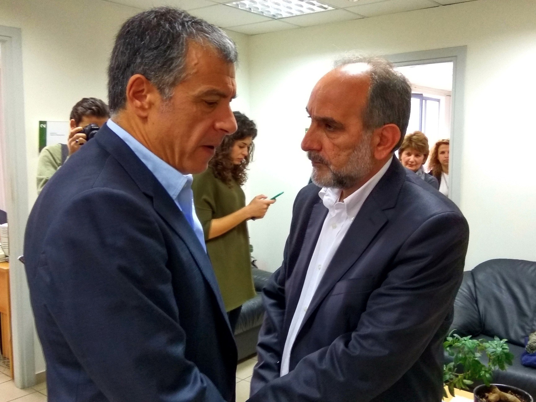 2016.11.08 @ Συνάντηση του Περιφερειάρχη Δυτικής Ελλάδας, Απόστολου Κατσιφάρα, με τον επικεφαλής του Ποταμιού, Σταύρο Θεοδωράκη, για την Πατρών-Πύργου