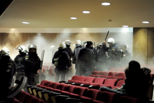 ένταση και βία από βοϊδοτραμπούκους της χρυσής αυγής updated (picts)