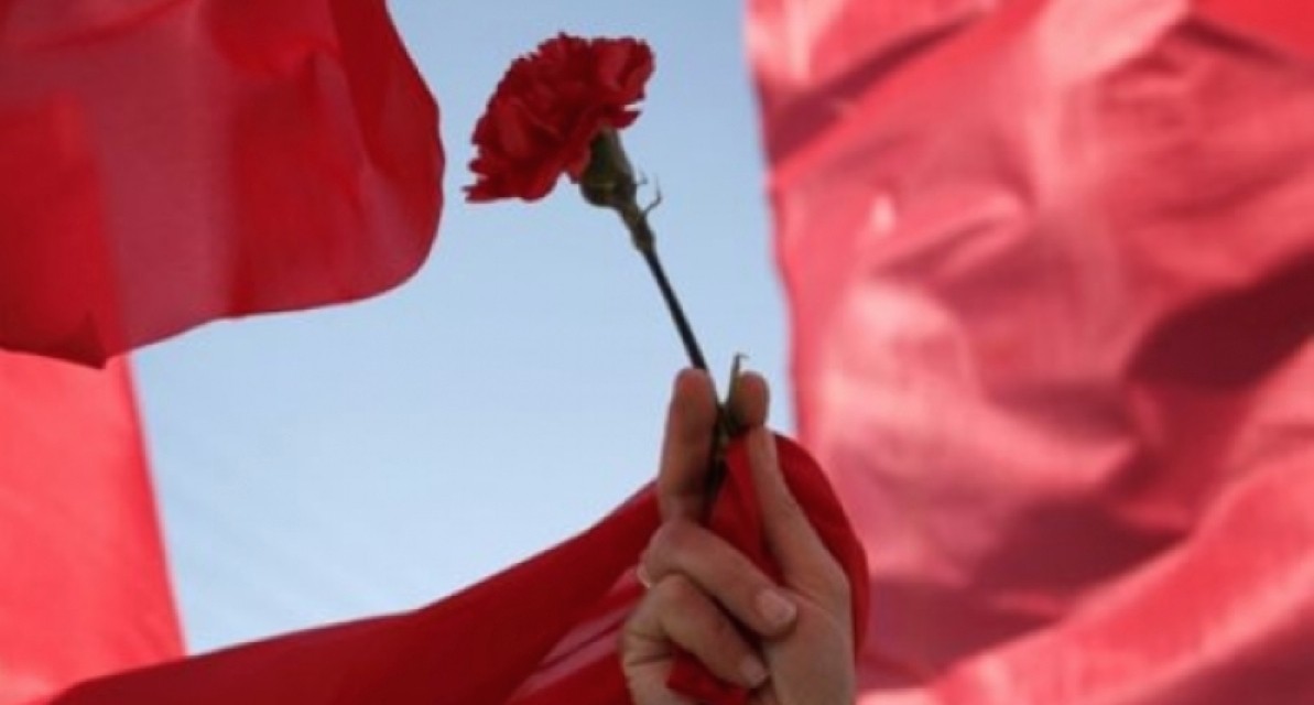 εργατική πρωτομαγιά: δεν είναι αργία, είναι απεργία (music vid) εργατική πρωτομαγιά: δεν είναι αργία, είναι απεργία (music vid)