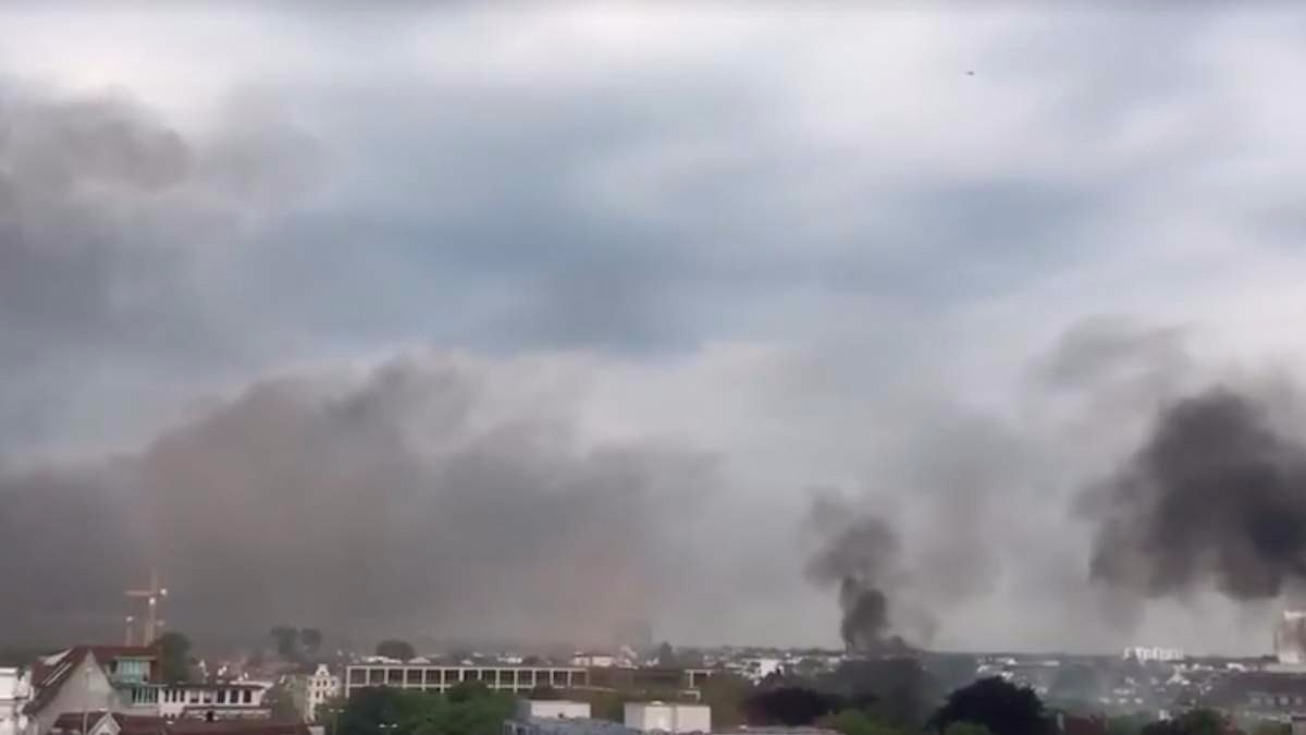 αμβούργο: εμπόλεμη ζώνη (vid) αμβούργο: εμπόλεμη ζώνη (vid)