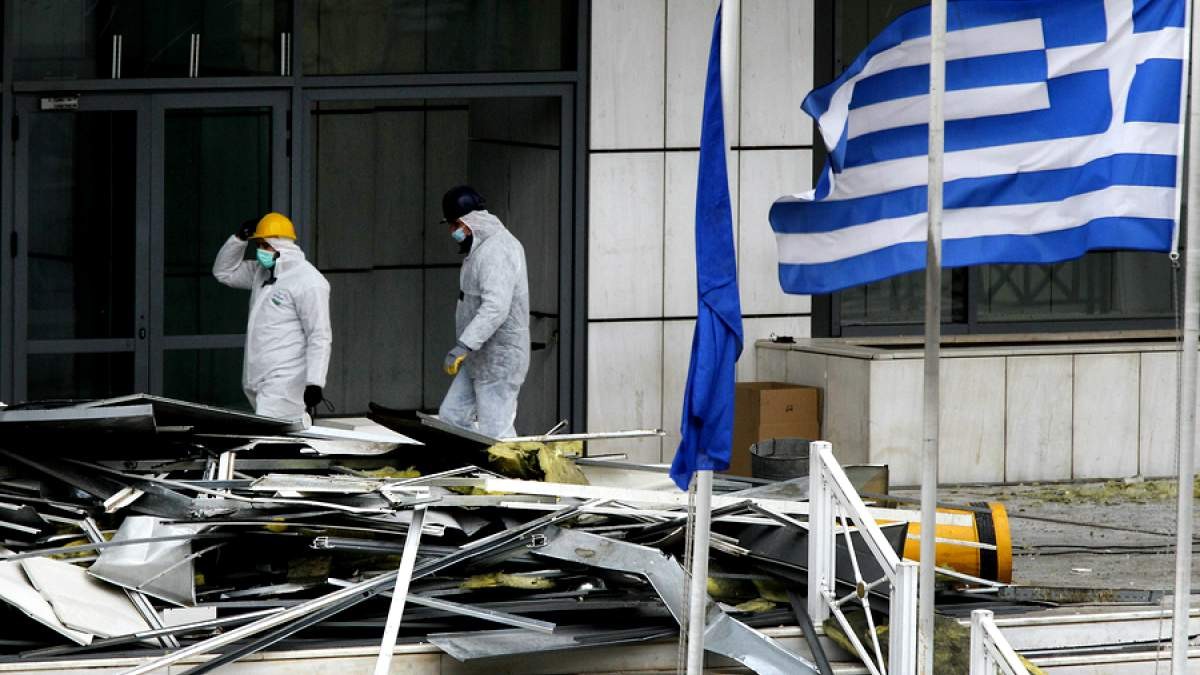 με την τρομοκρατία… δεν παίζουμε με την τρομοκρατία… δεν παίζουμε