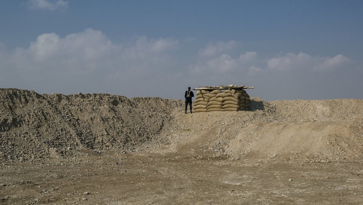 a visit to the tense front line between kurds and turks (picts & vid) a visit to the tense front line between kurds and turks (picts & vid)
