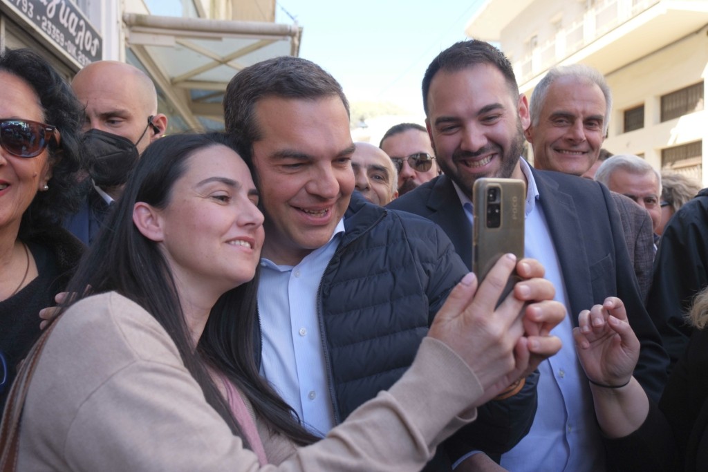 «Προοδευτική κυβέρνηση σημαίνει σχέδιο με αύξηση μισθών, μείωση τιμών και ρύθμιση χρεών» «Προοδευτική κυβέρνηση σημαίνει σχέδιο με αύξηση μισθών, μείωση τιμών και ρύθμιση χρεών»