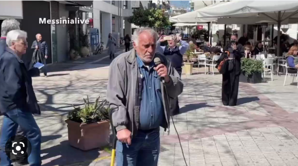 «καλλιεργώ πατάτες. κλέβουν εμάς, κλέβουν και εσάς…» «καλλιεργώ πατάτες. κλέβουν εμάς, κλέβουν και εσάς…»